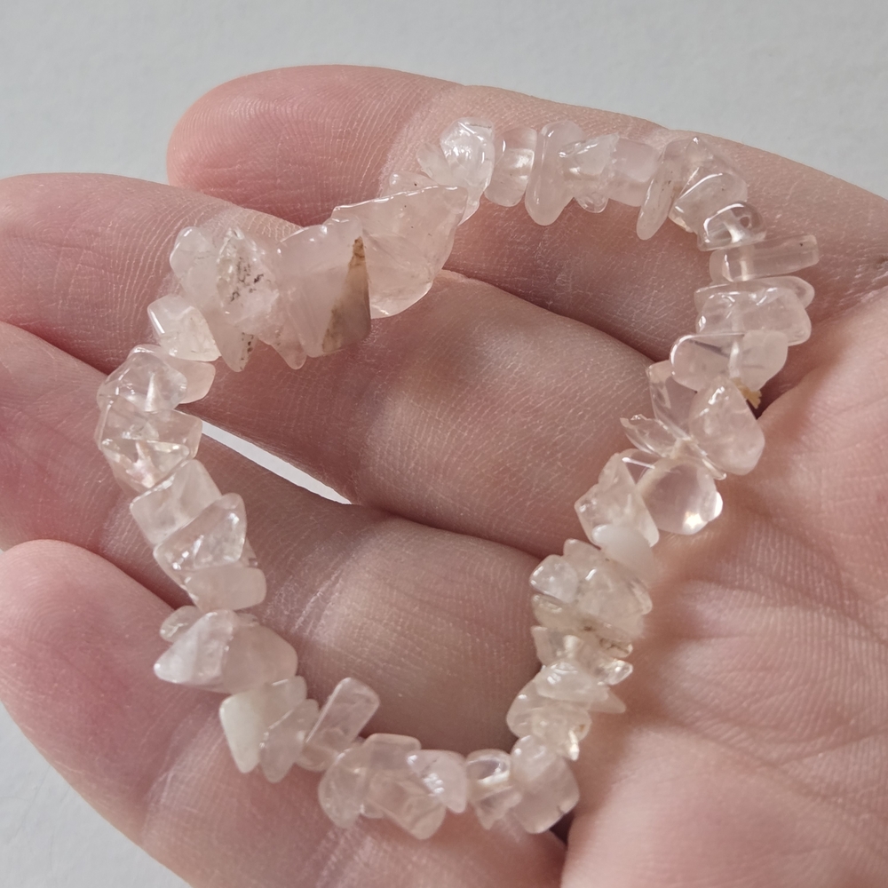 Chic Rose Quartz Chip Stretch Bracelet